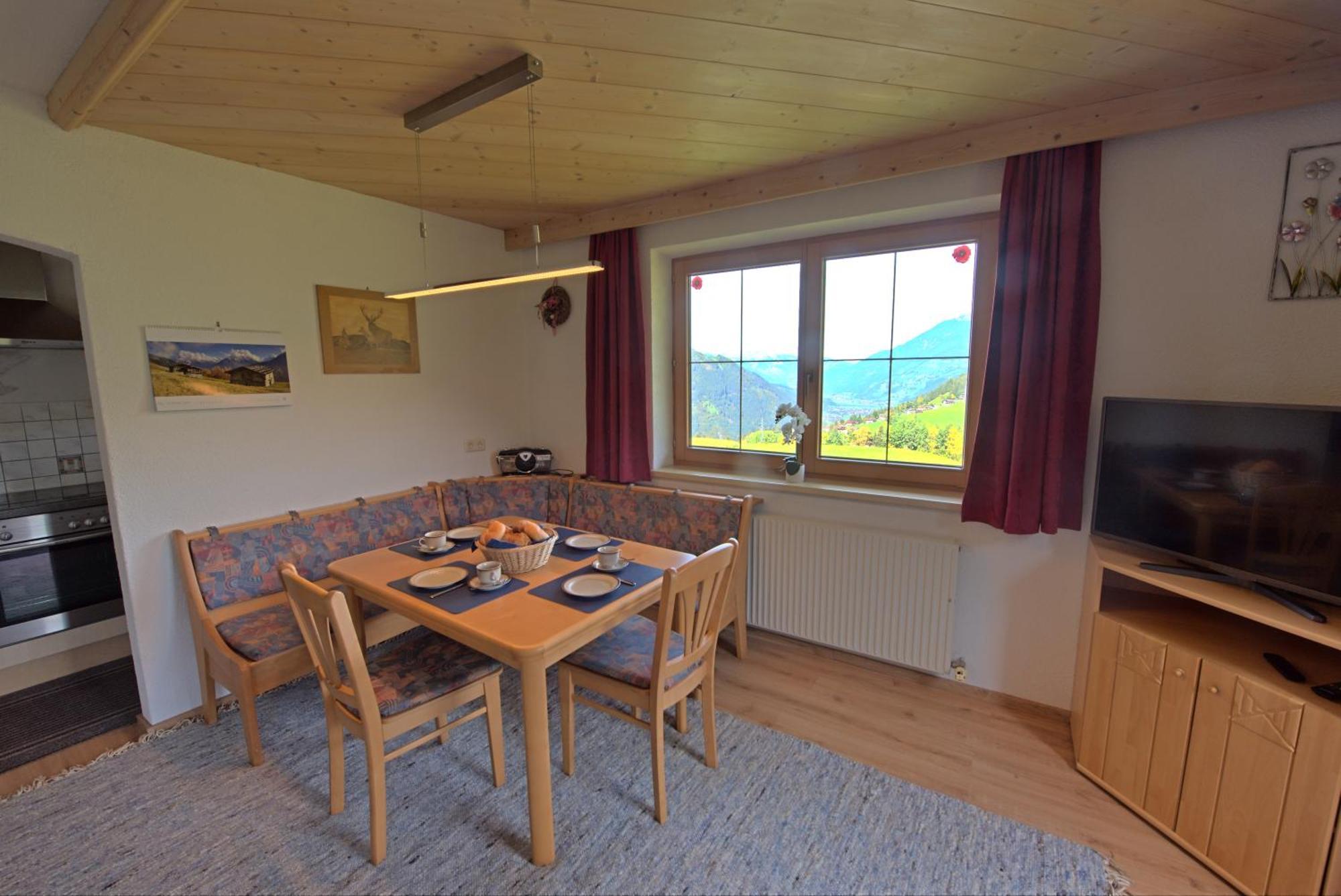 Ferienwohnung Ausblick Zillertal Hainzenberg Bagian luar foto