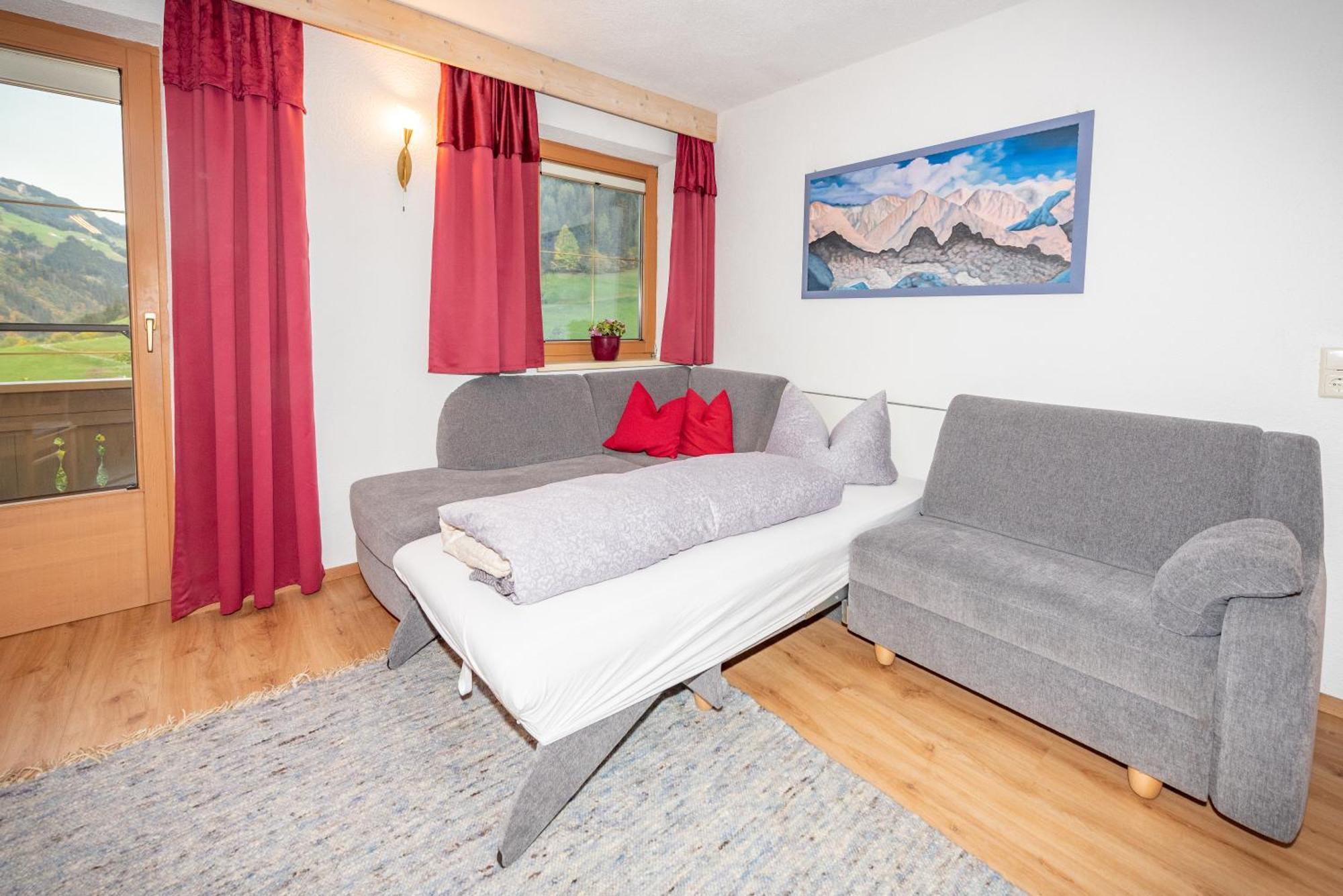 Ferienwohnung Ausblick Zillertal Hainzenberg Bagian luar foto