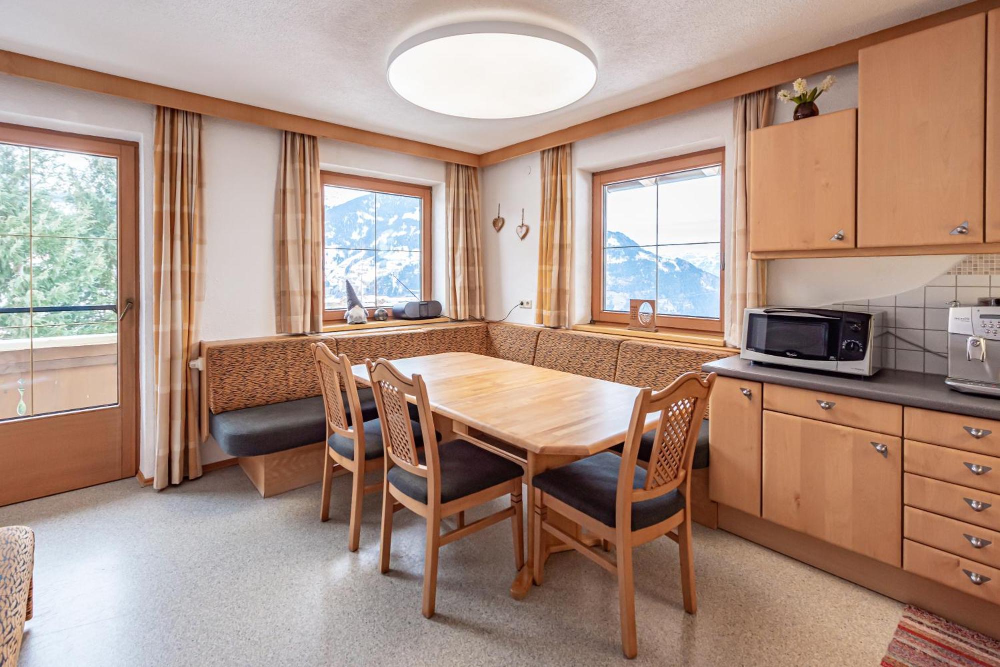 Ferienwohnung Ausblick Zillertal Hainzenberg Bagian luar foto
