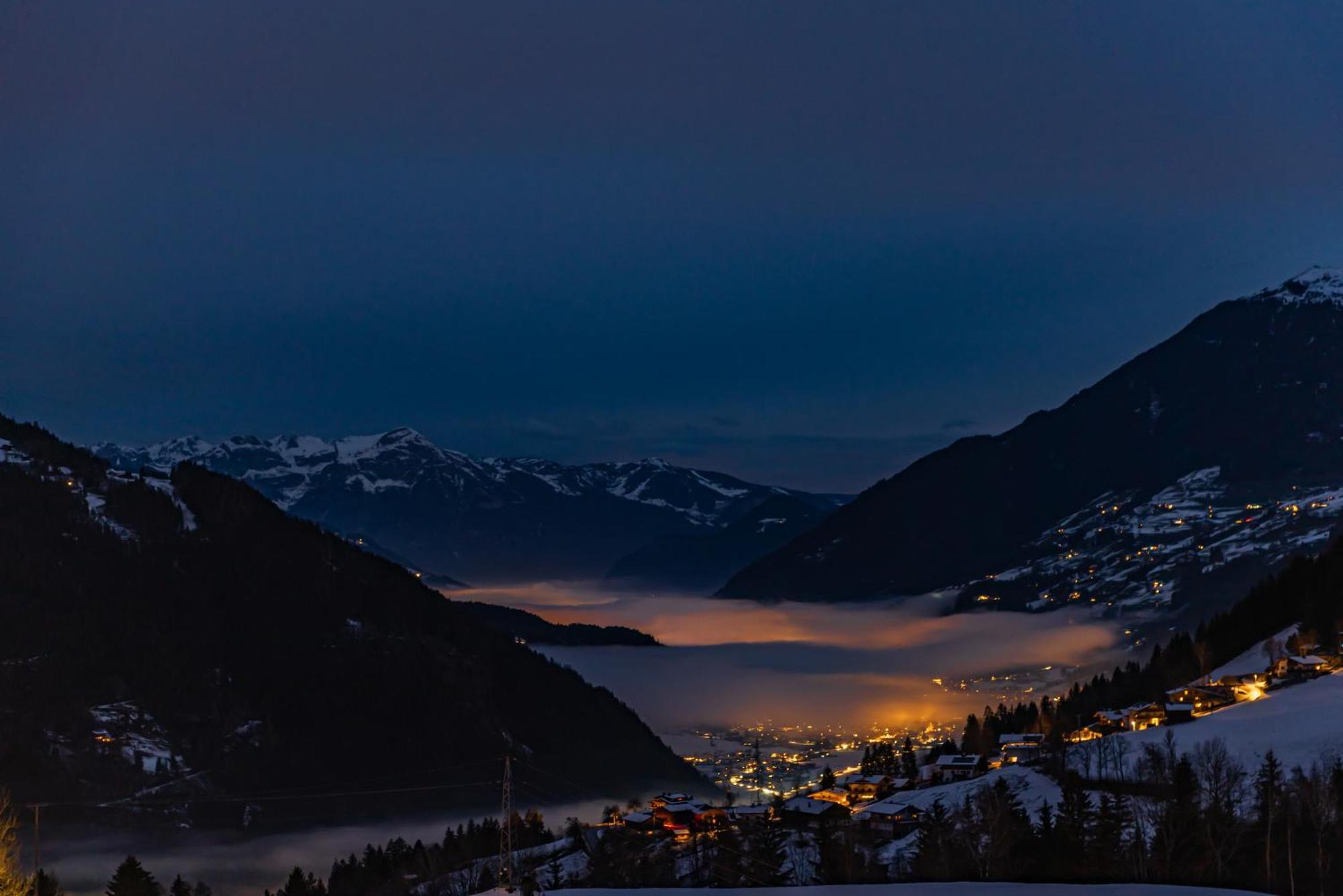 Ferienwohnung Ausblick Zillertal Hainzenberg Bagian luar foto