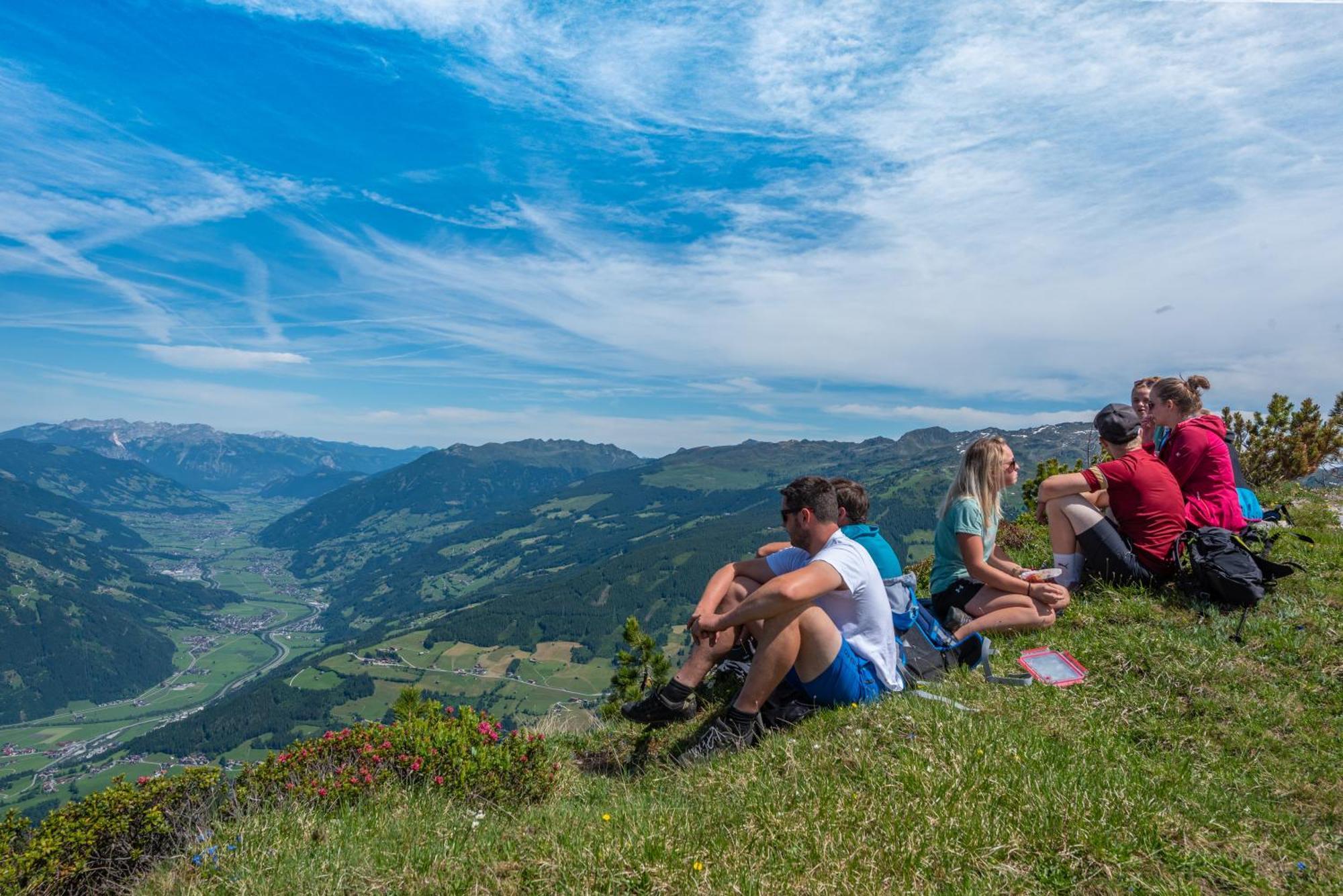 Ferienwohnung Ausblick Zillertal Hainzenberg Bagian luar foto