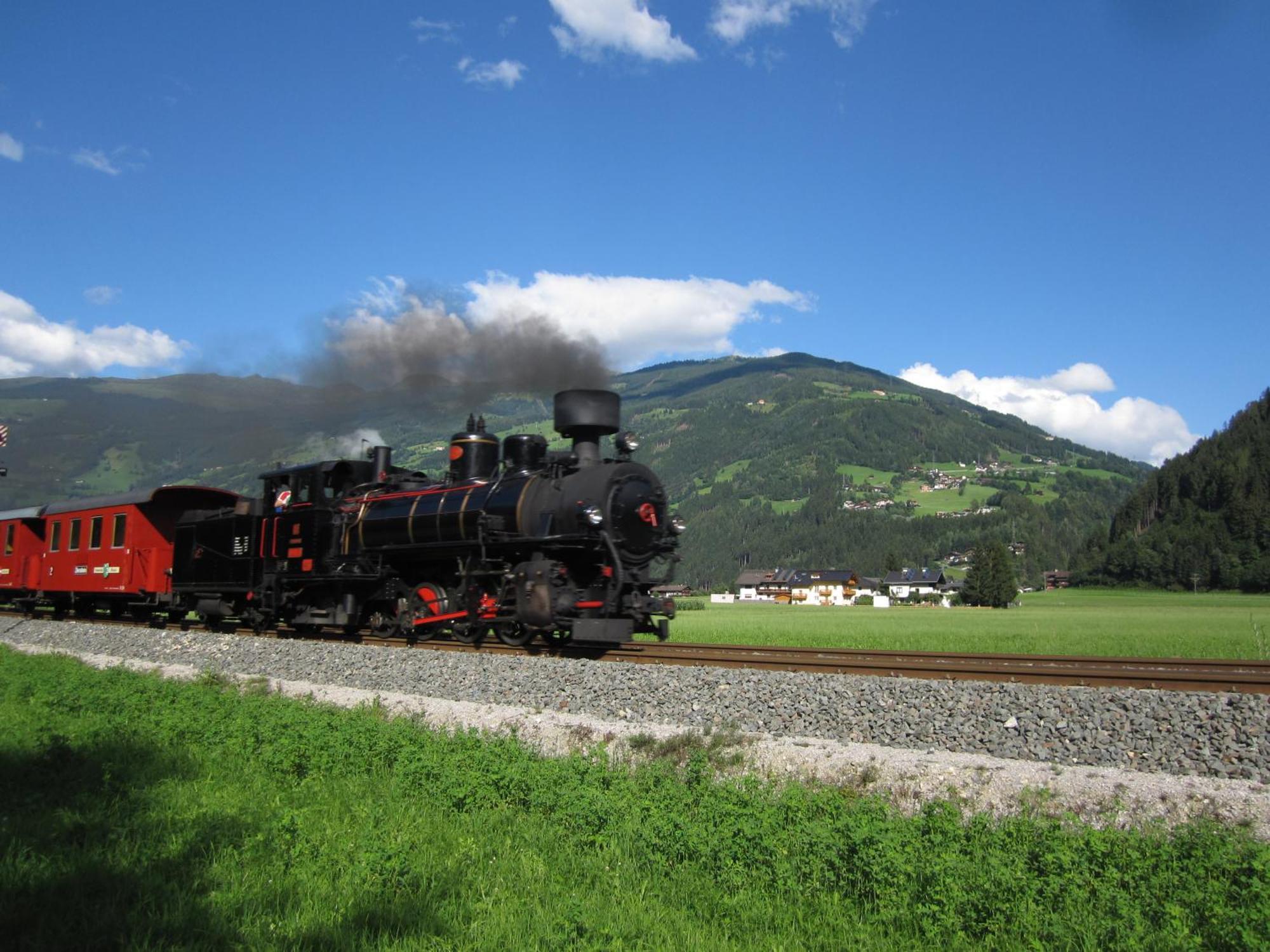 Ferienwohnung Ausblick Zillertal Hainzenberg Bagian luar foto