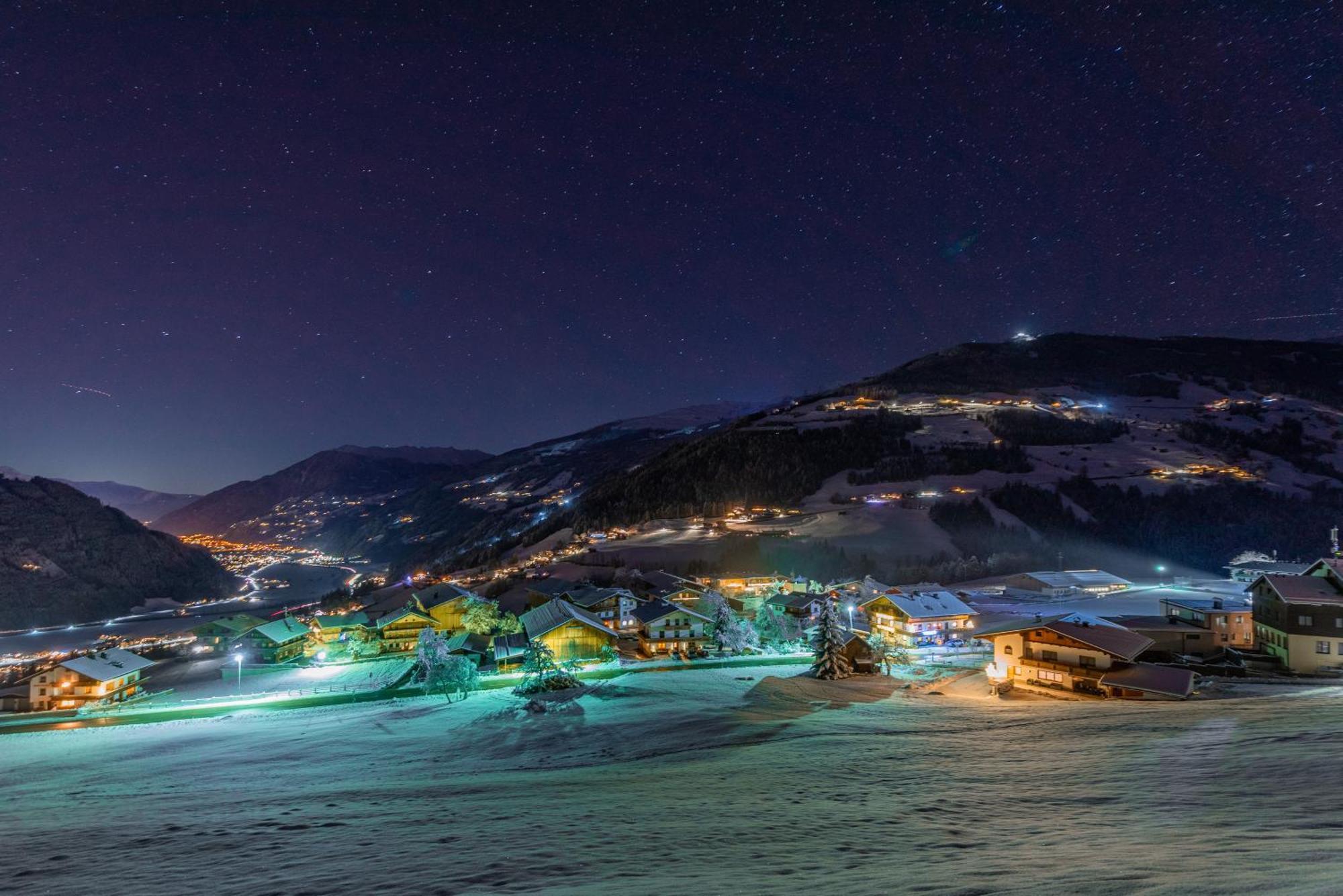 Ferienwohnung Ausblick Zillertal Hainzenberg Bagian luar foto