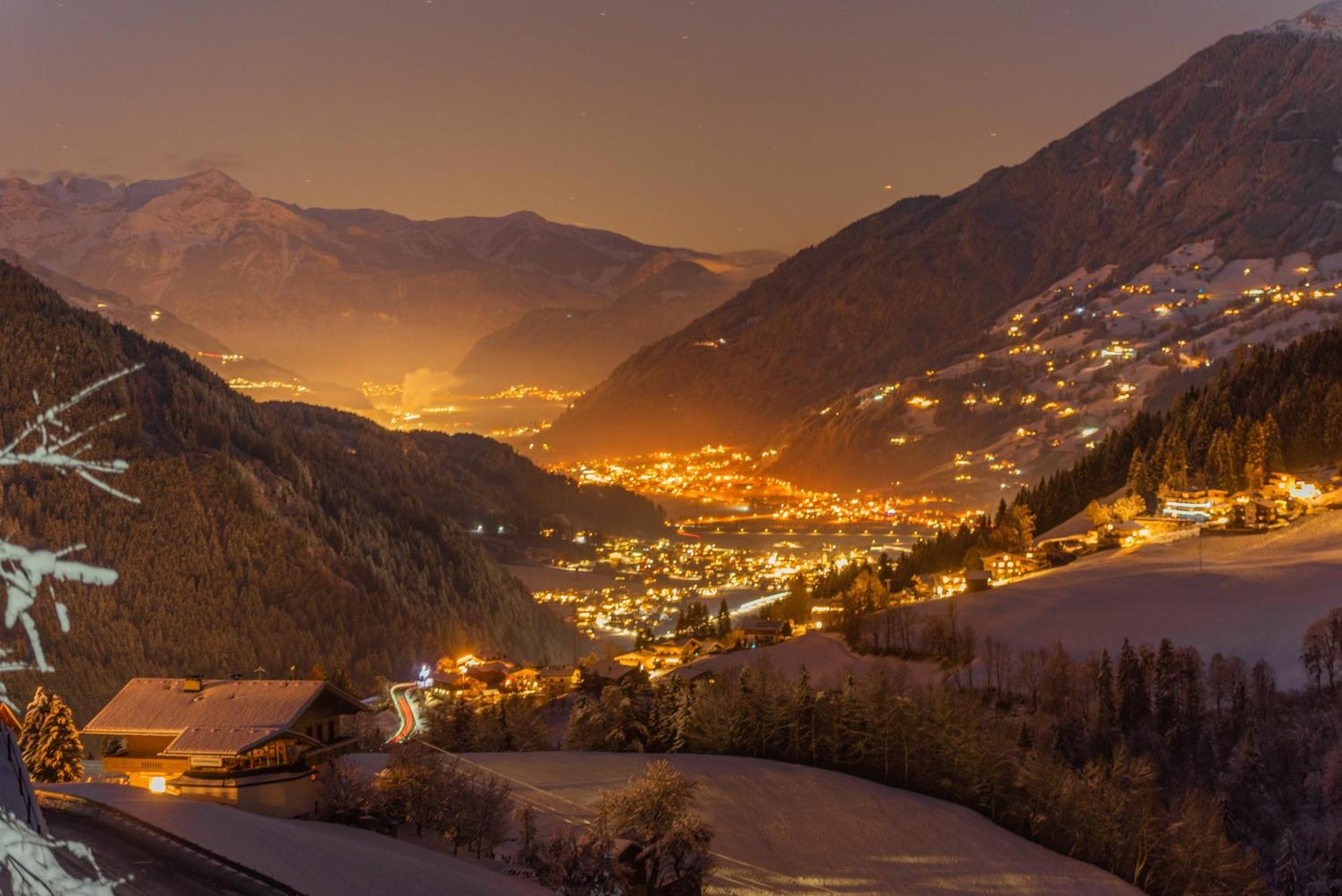 Ferienwohnung Ausblick Zillertal Hainzenberg Bagian luar foto