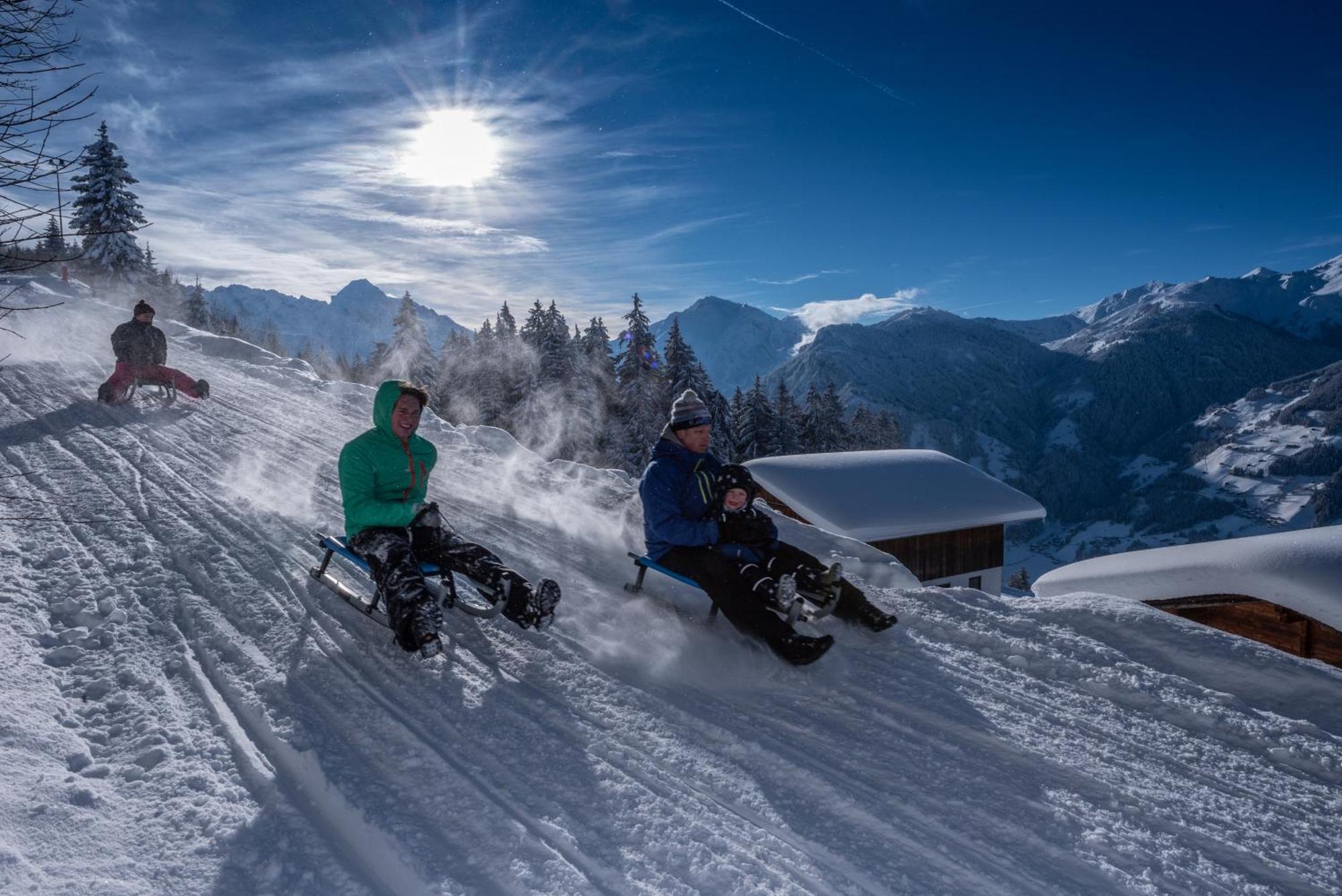 Ferienwohnung Ausblick Zillertal Hainzenberg Bagian luar foto