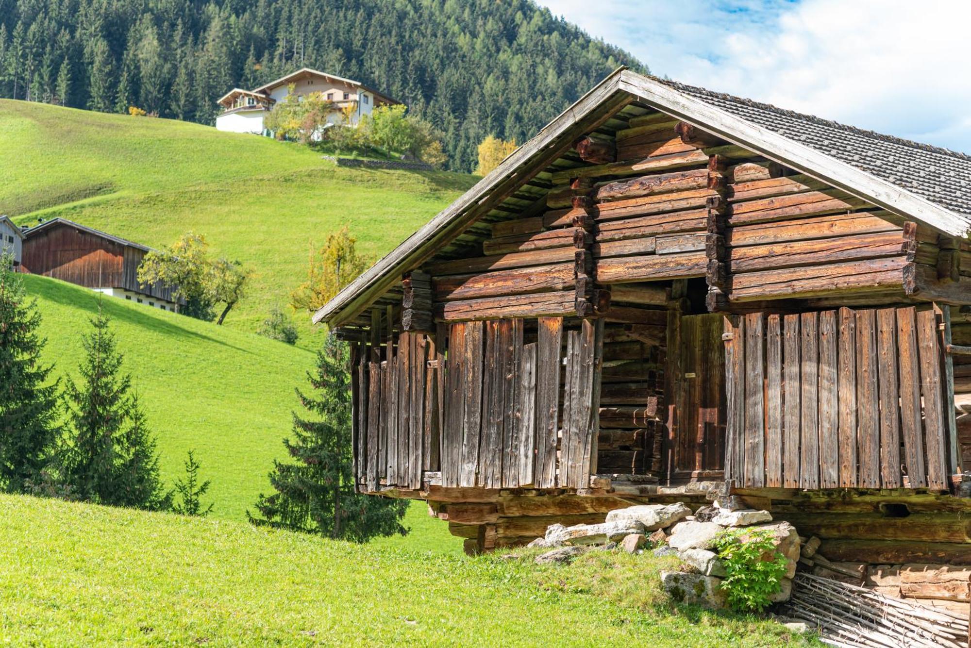 Ferienwohnung Ausblick Zillertal Hainzenberg Bagian luar foto
