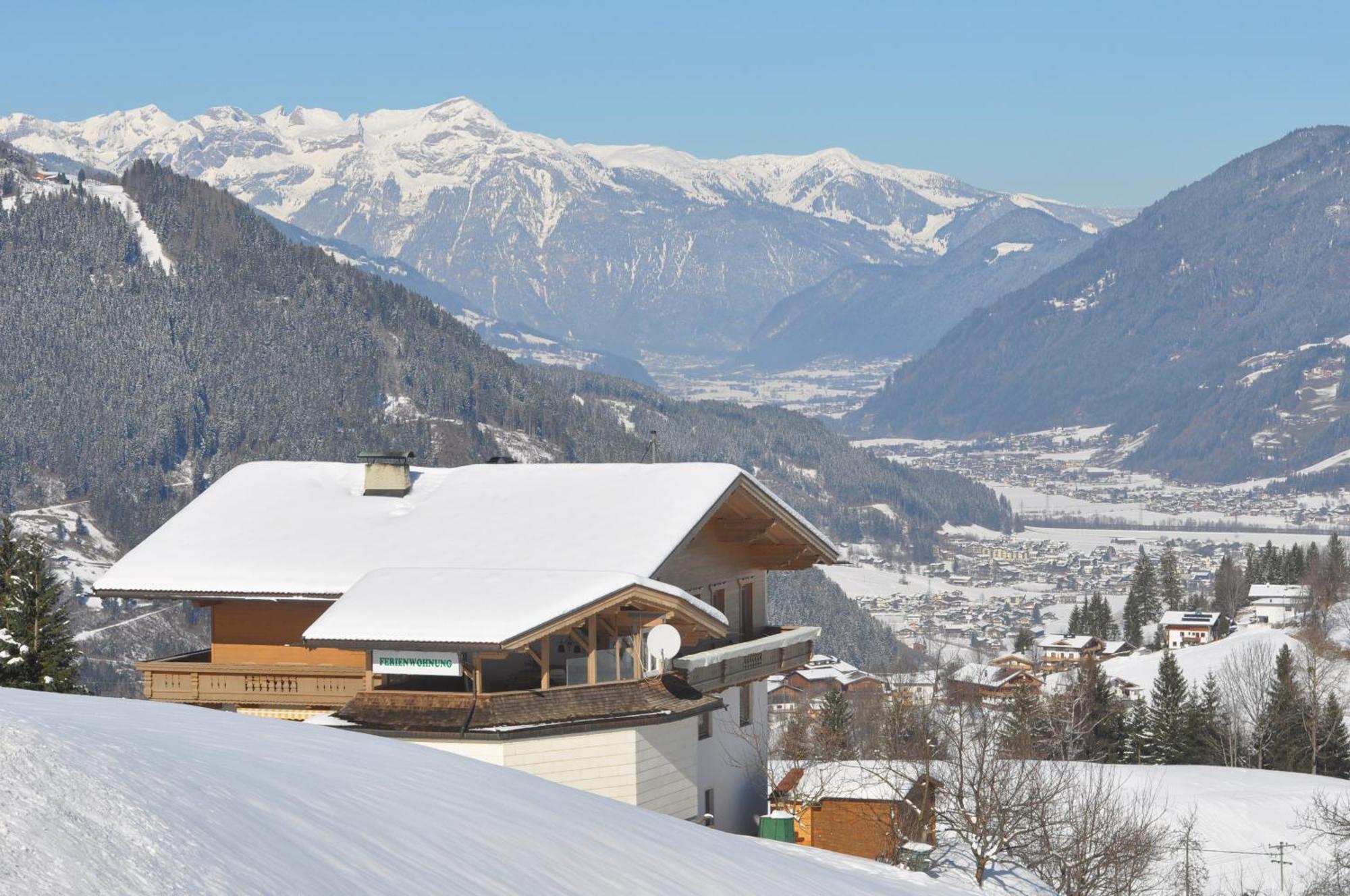 Ferienwohnung Ausblick Zillertal Hainzenberg Bagian luar foto
