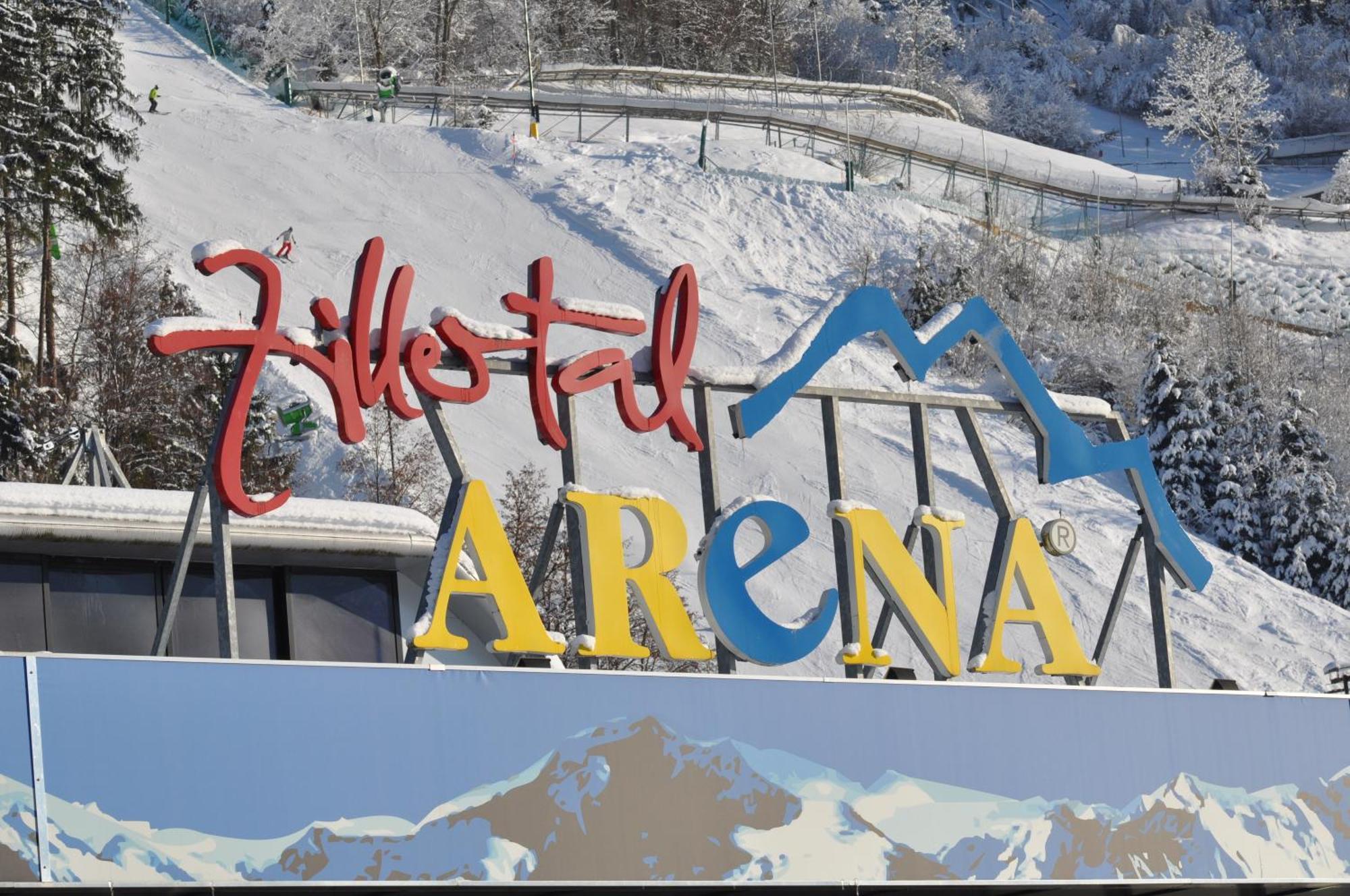 Ferienwohnung Ausblick Zillertal Hainzenberg Bagian luar foto