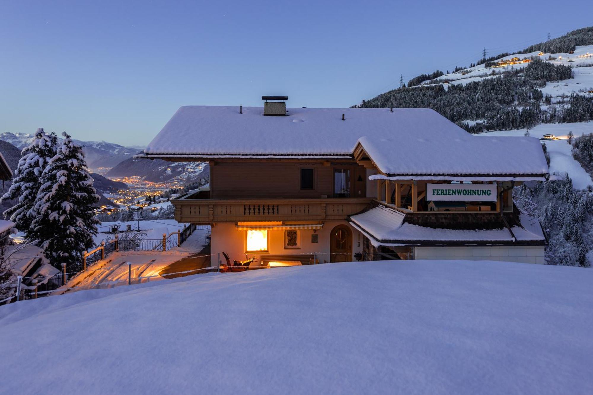 Ferienwohnung Ausblick Zillertal Hainzenberg Bagian luar foto